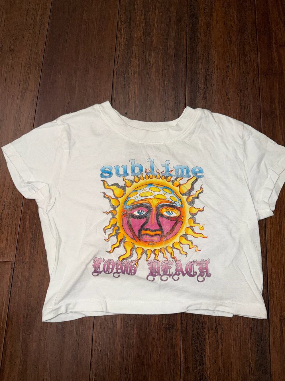 XS white short-sleeve crop top graphic Tee ska-punk band Sublime